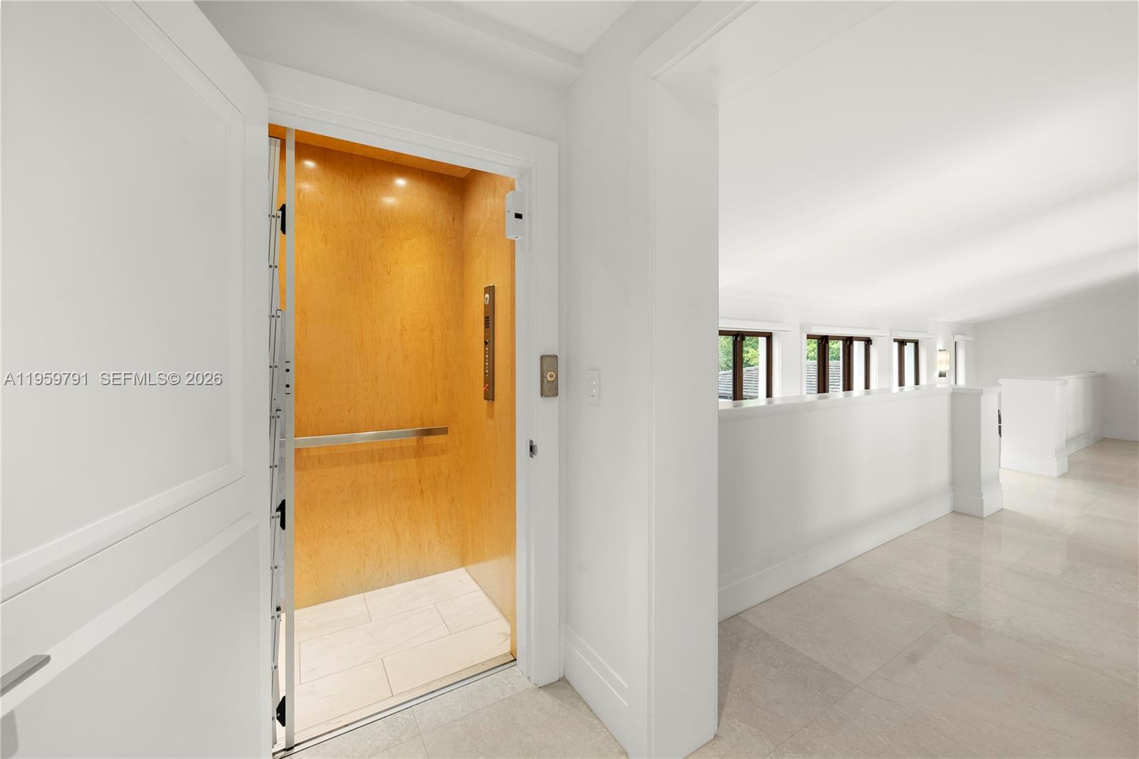 555 Arvida Pkwy, Coral Gables FL 33156