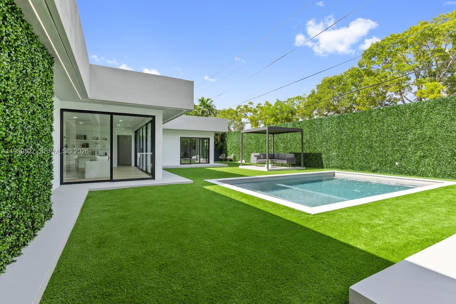 85 W Shore Dr W, Miami FL 33133