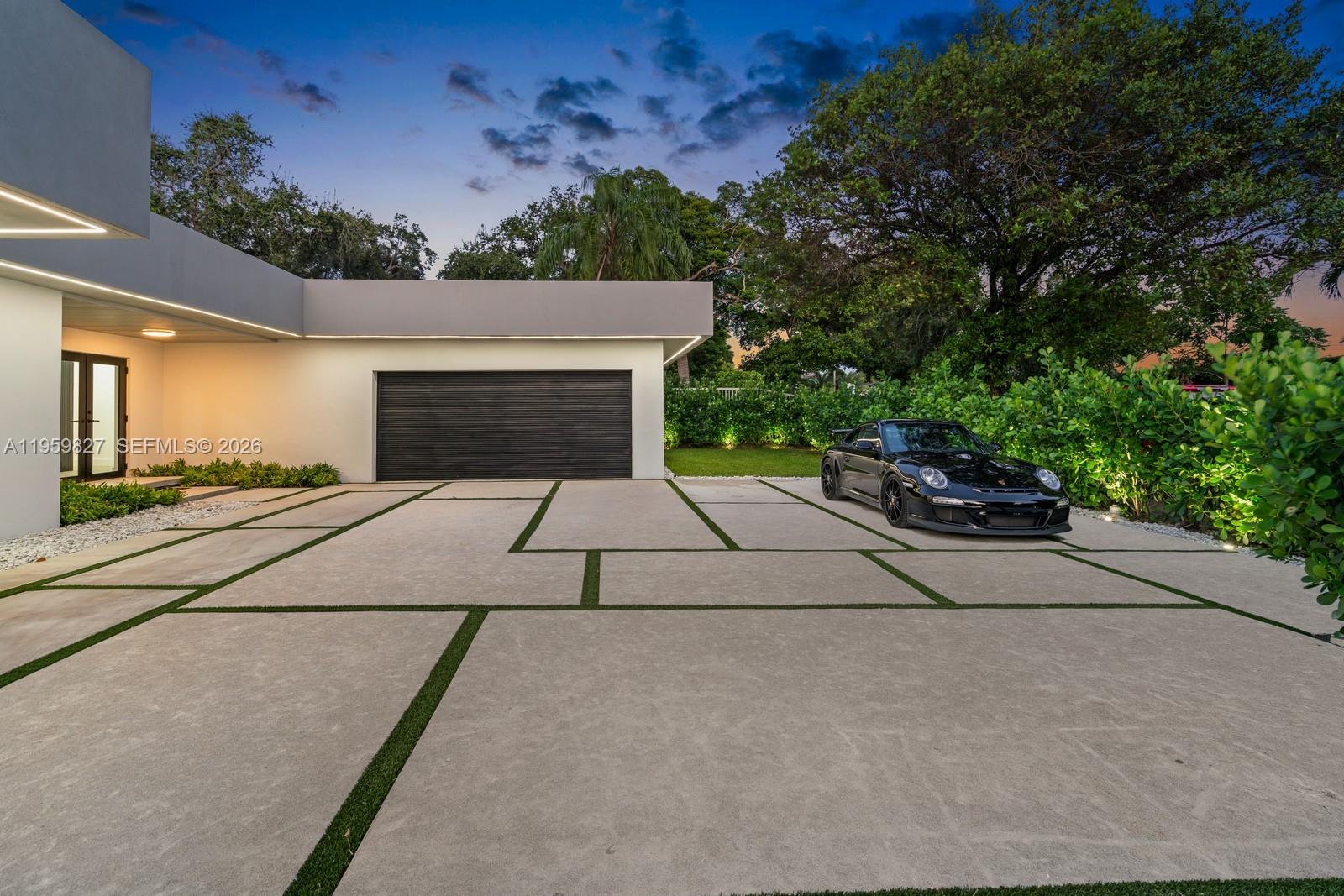 85 W Shore Dr W, Miami FL 33133