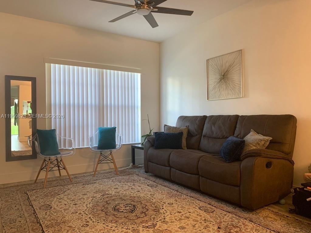 20 Key West Ct, Weston FL 33326