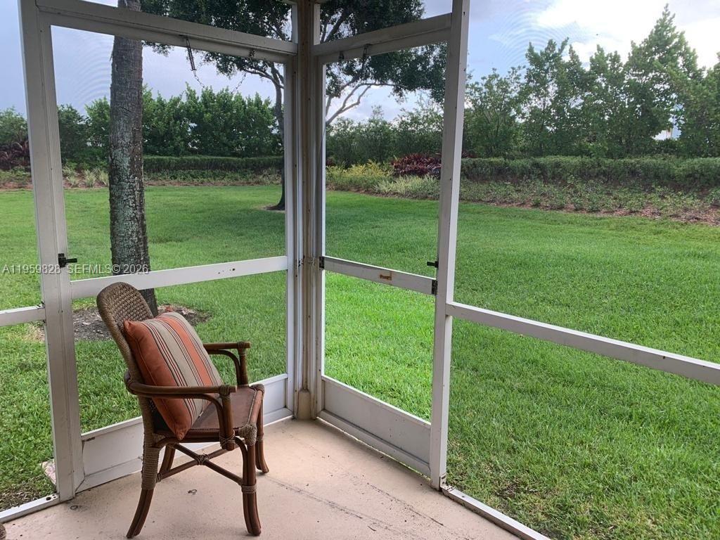 20 Key West Ct, Weston FL 33326