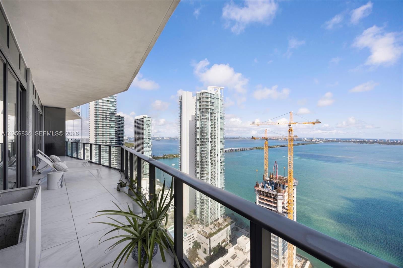 460 NE 28th St #4002, Miami FL 33137