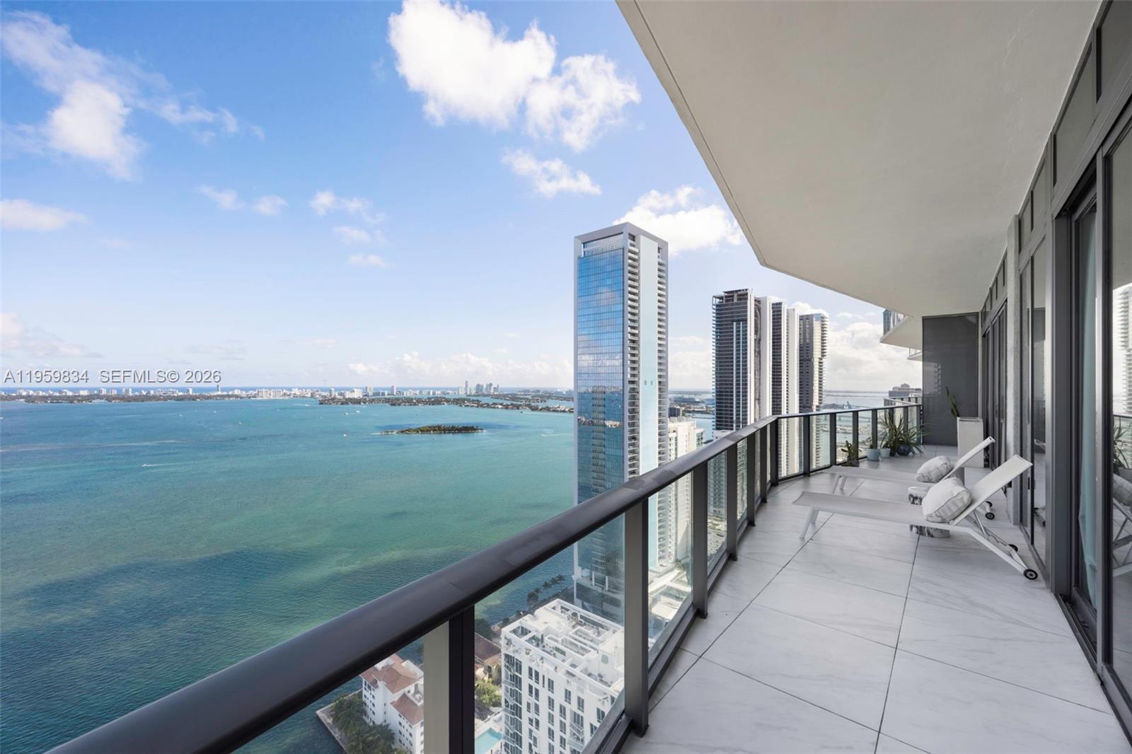 460 NE 28th St #4002, Miami FL 33137