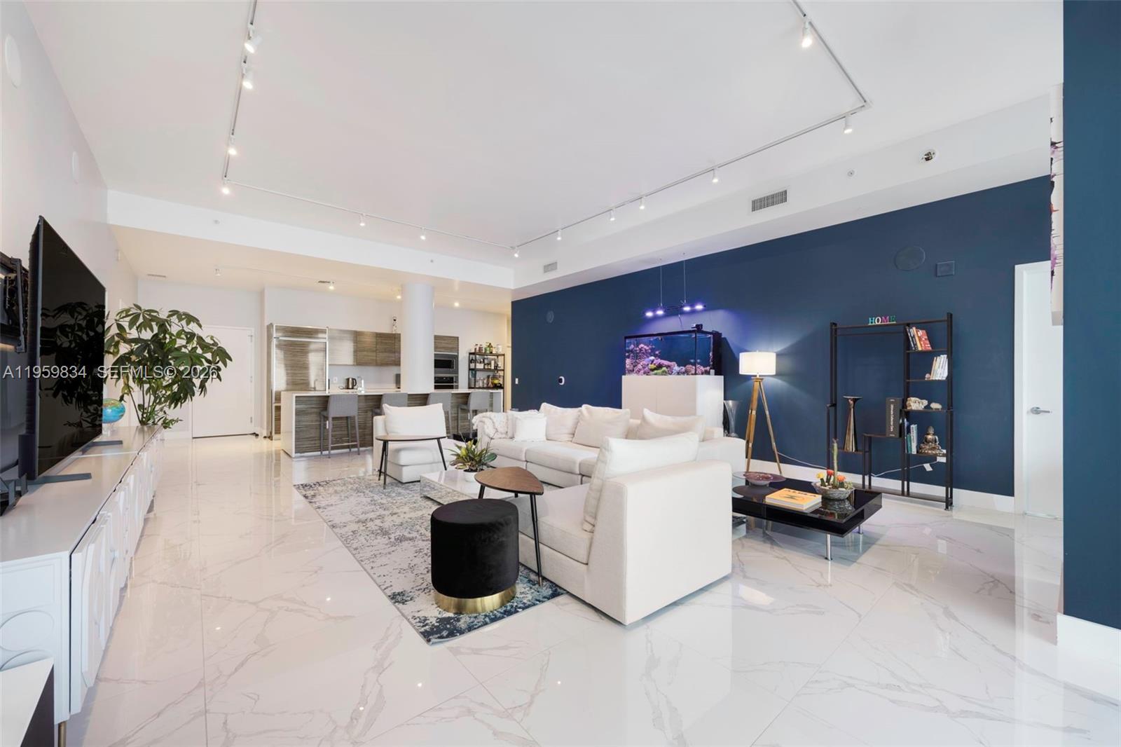 460 NE 28th St #4002, Miami FL 33137