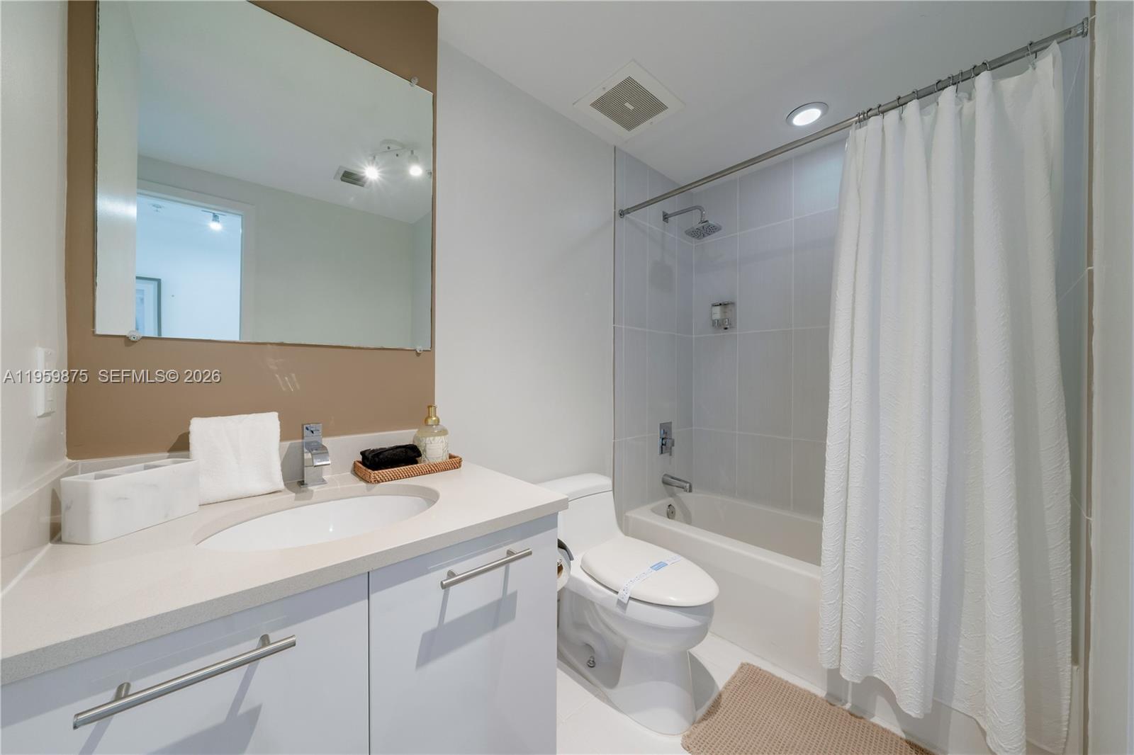3250 NE 1st Ave #713, Miami FL 33137