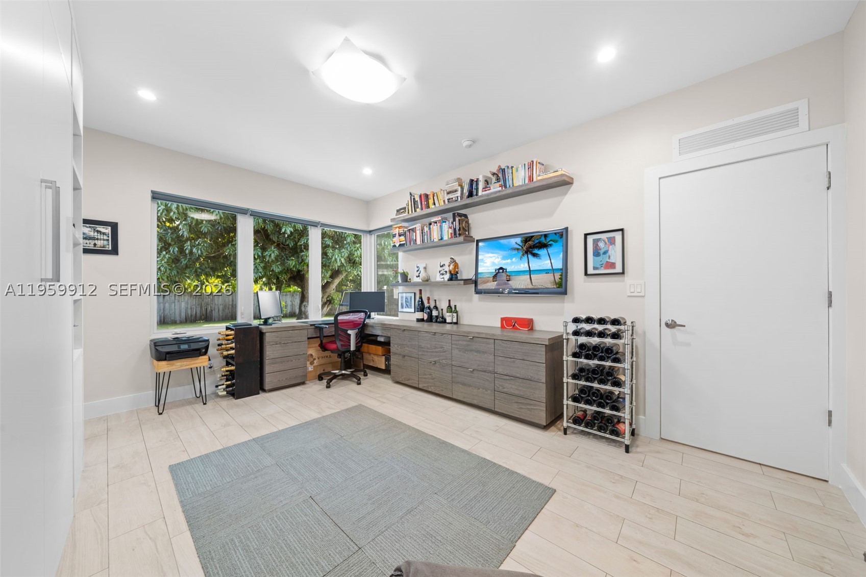 4595 N Jefferson Ave, Miami Beach FL 33140