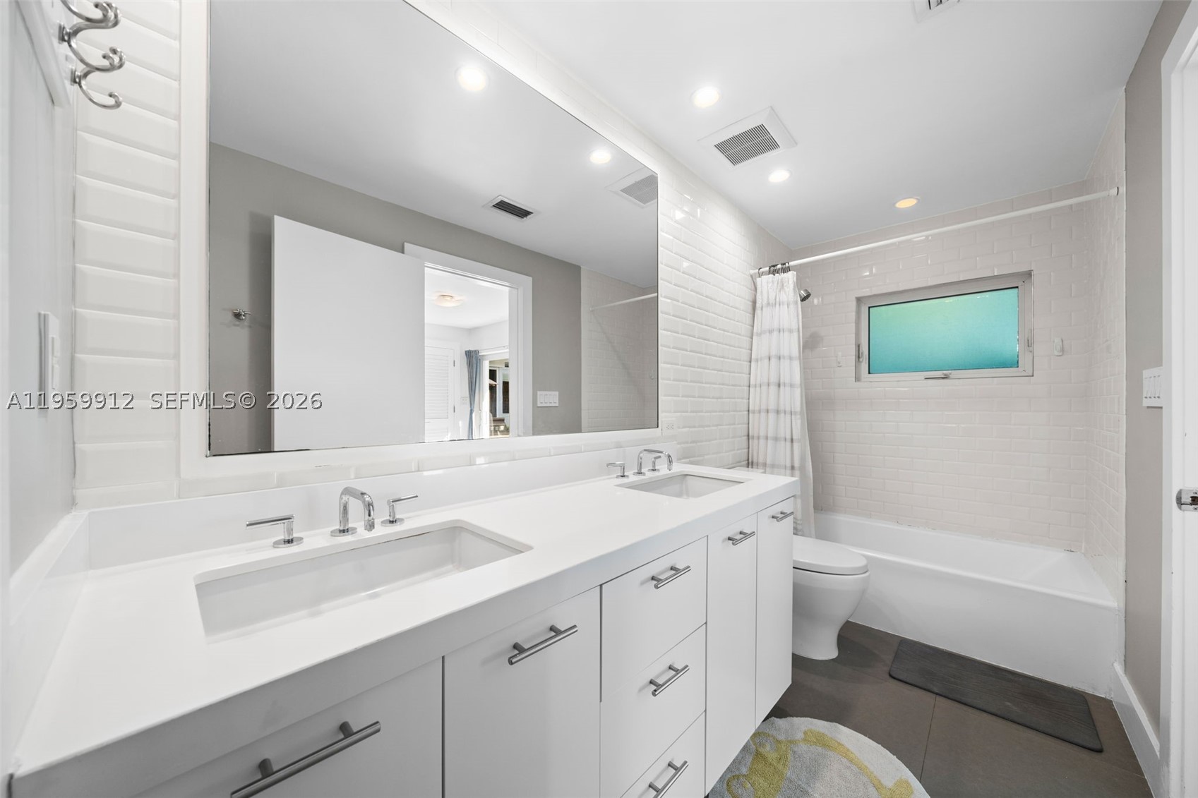4595 N Jefferson Ave, Miami Beach FL 33140