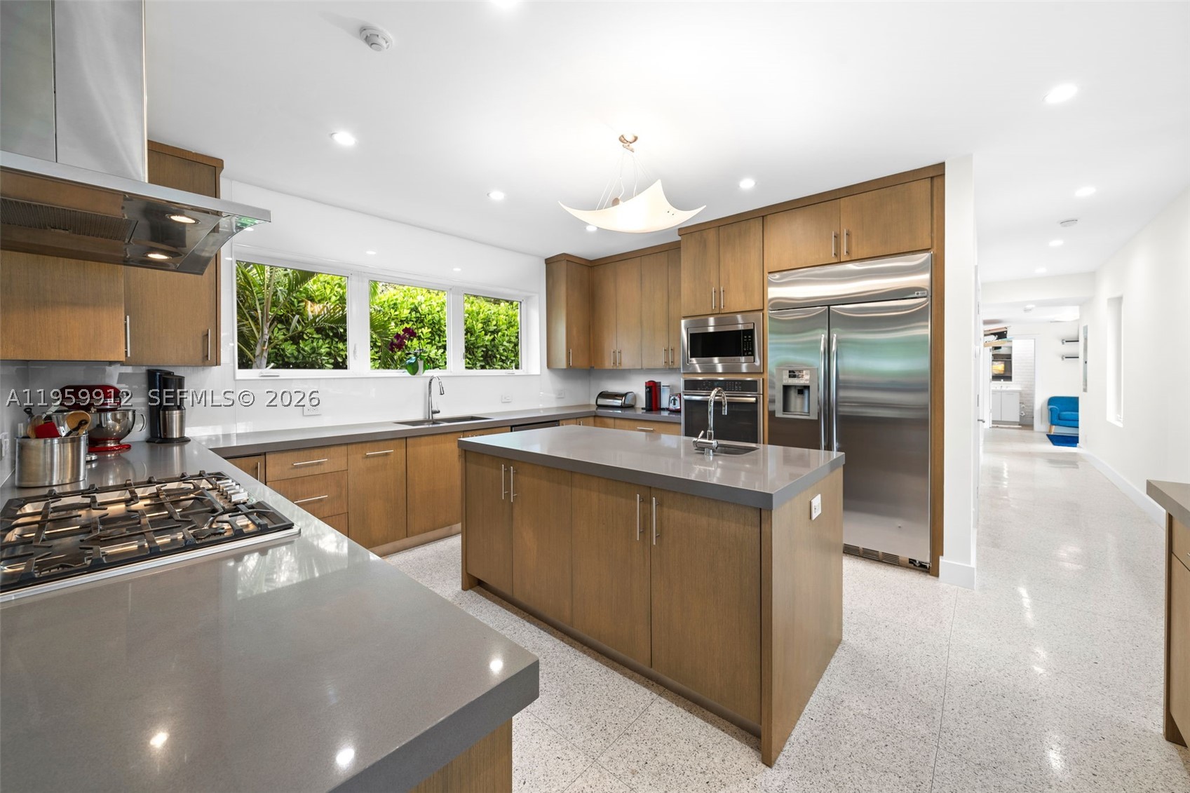 4595 N Jefferson Ave, Miami Beach FL 33140