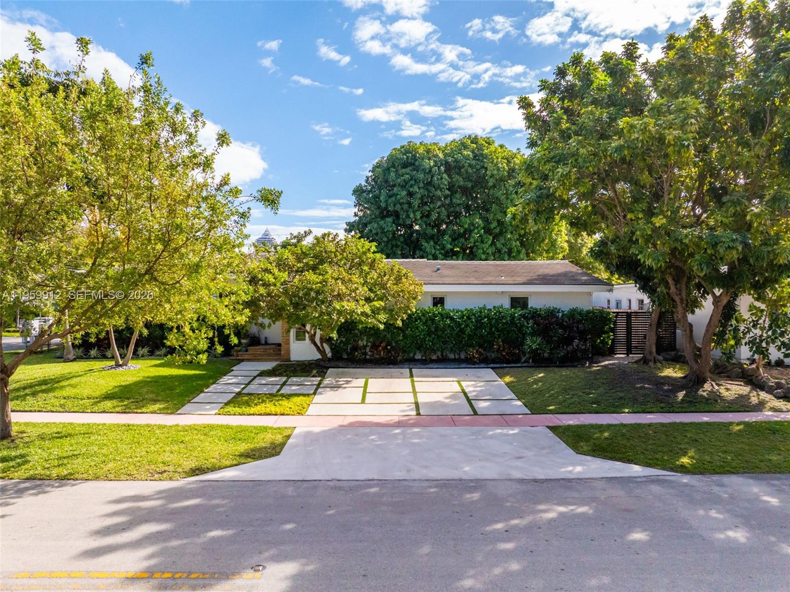 4595 N Jefferson Ave, Miami Beach FL 33140