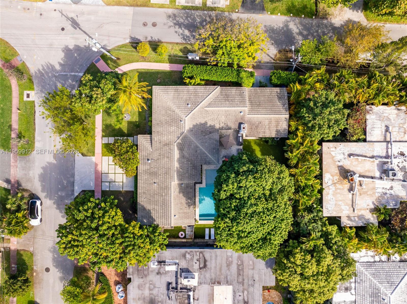 4595 N Jefferson Ave, Miami Beach FL 33140