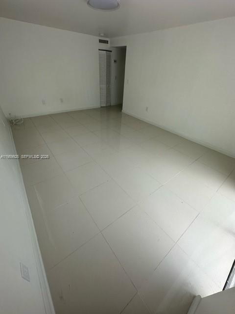 3527 NE 168th St #202, North Miami Beach FL 33160