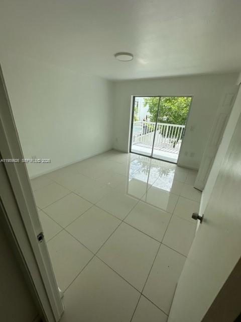 3527 NE 168th St #202, North Miami Beach FL 33160