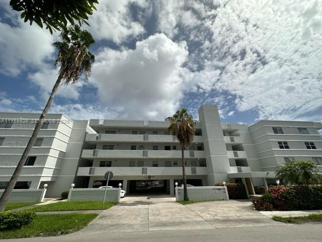 3527 NE 168th St #202, North Miami Beach FL 33160