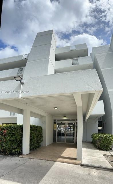 3527 NE 168th St #202, North Miami Beach FL 33160