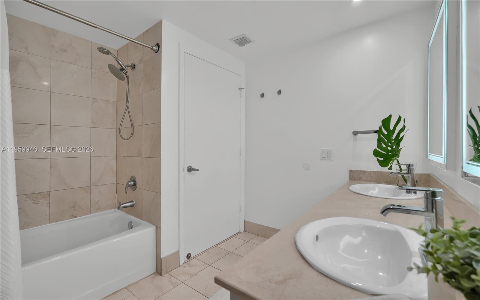 2475 Brickell Ave #1509, Miami FL 33129