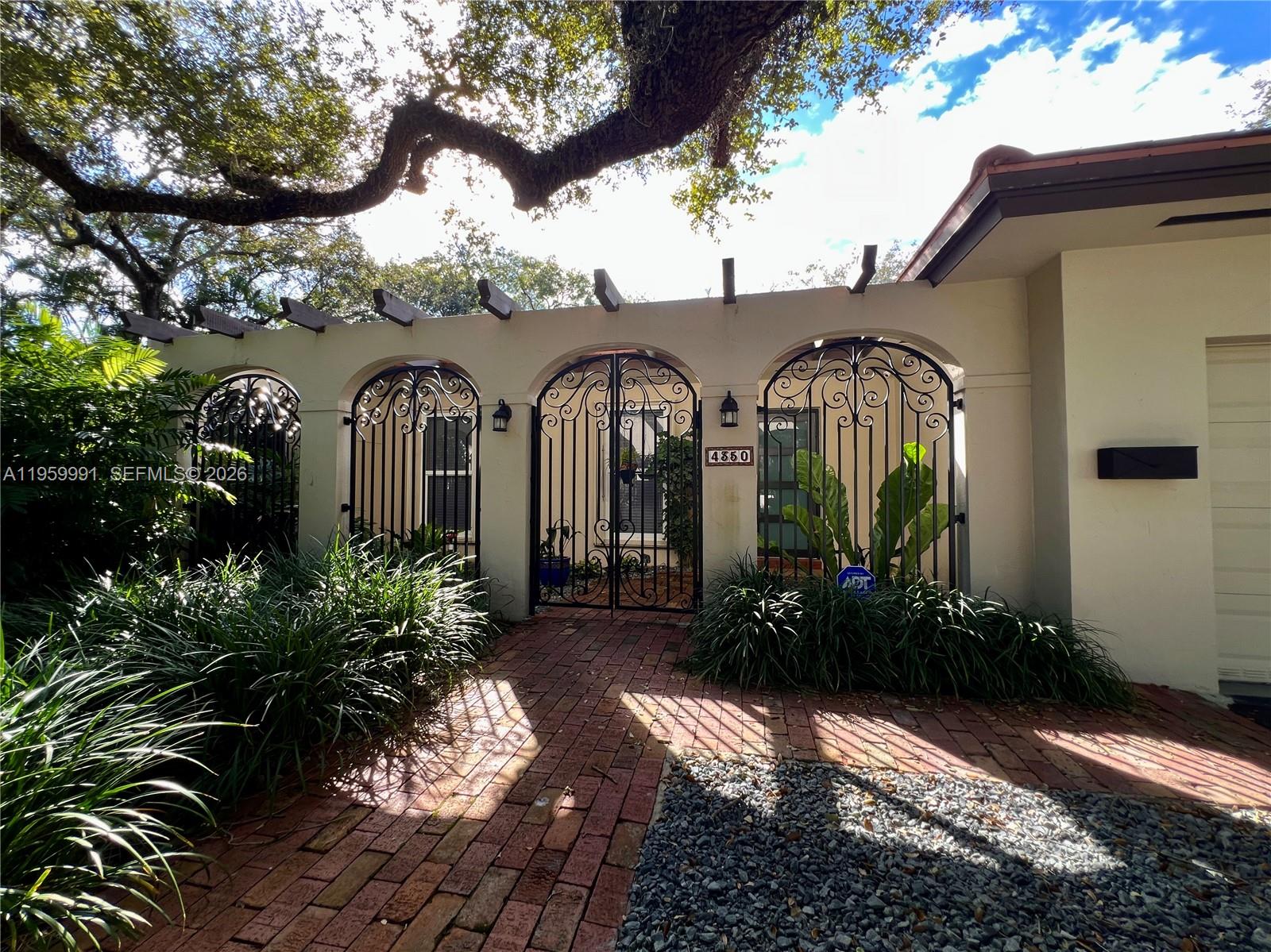 4350 Palmarito St, Coral Gables FL 33146