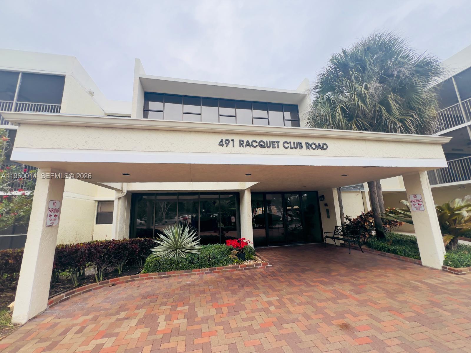 491 Racquet Club Rd #211, Weston FL 33326