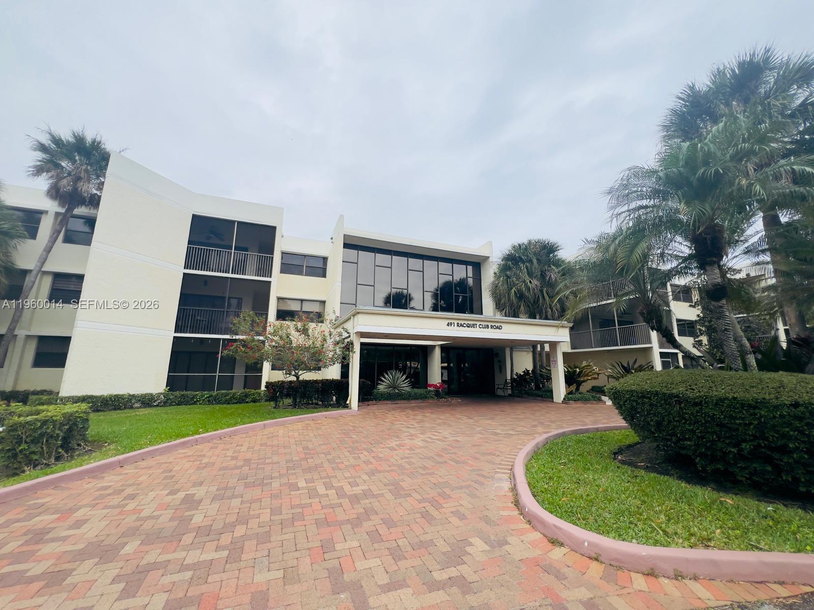 491 Racquet Club Rd #211, Weston FL 33326