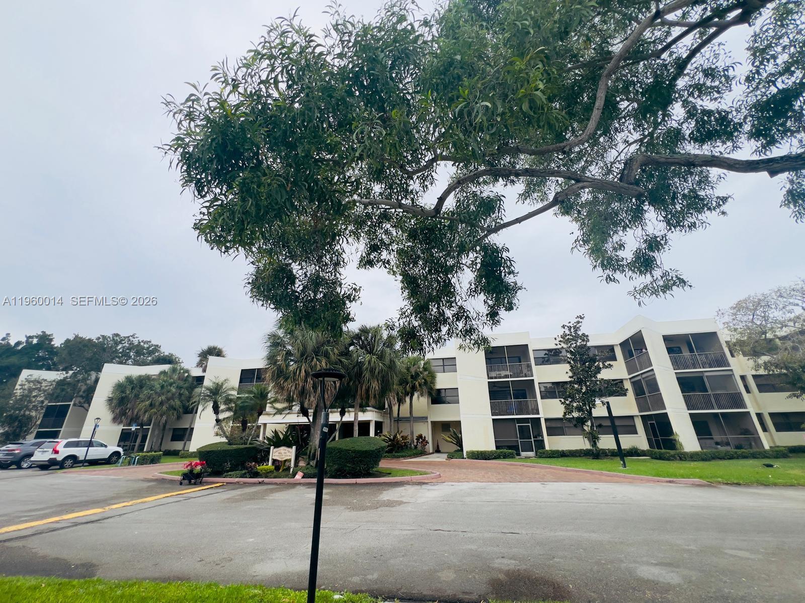 491 Racquet Club Rd #211, Weston FL 33326