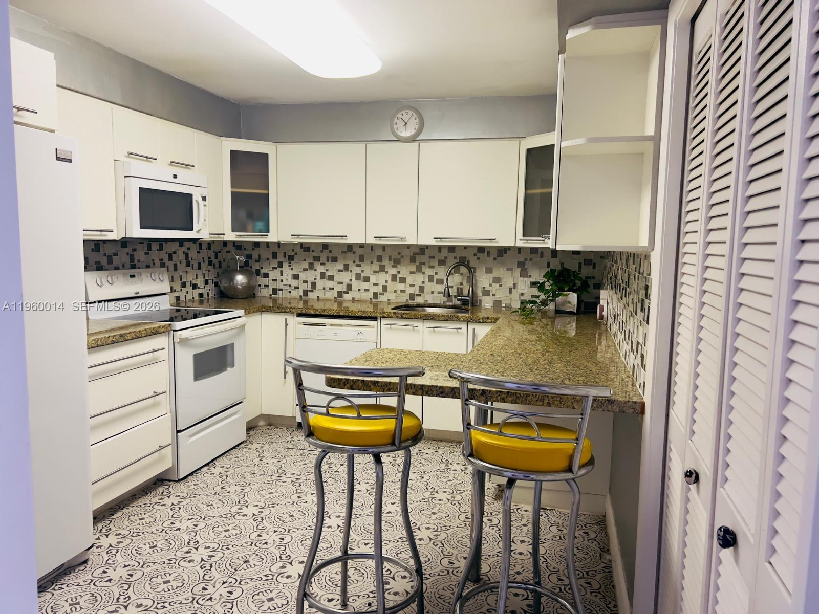 491 Racquet Club Rd #211, Weston FL 33326