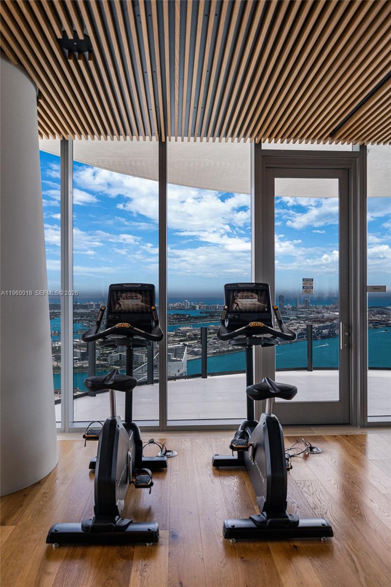 300 BISCAYNE BLVD WAY #2009, Miami FL 33131