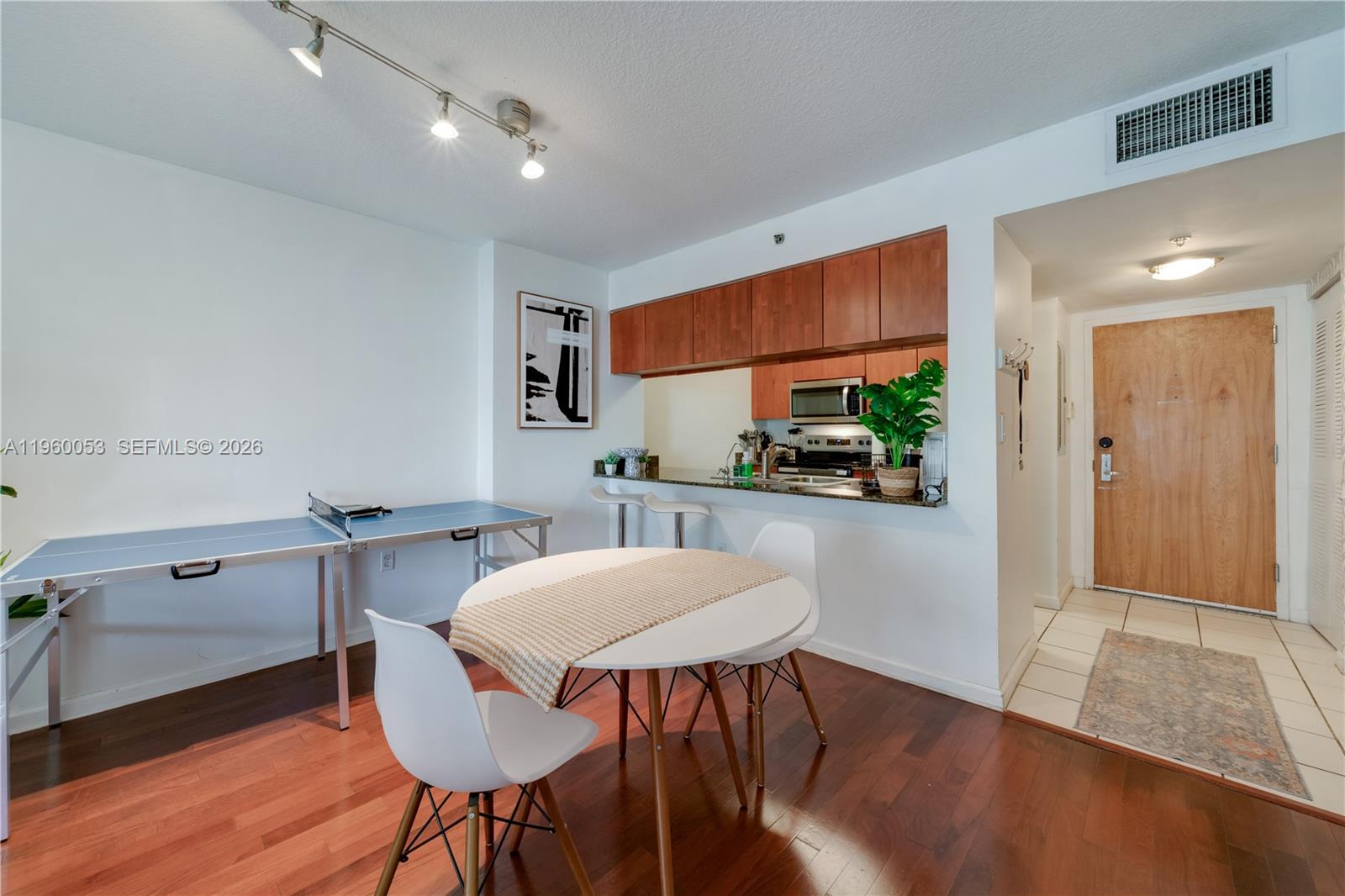 1200 Brickell Bay Dr #1705, Miami FL 33131