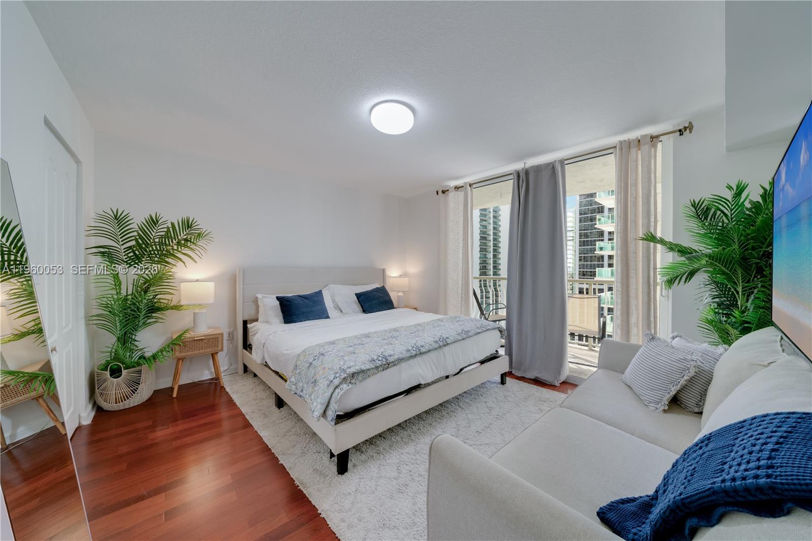 1200 Brickell Bay Dr #1705, Miami FL 33131