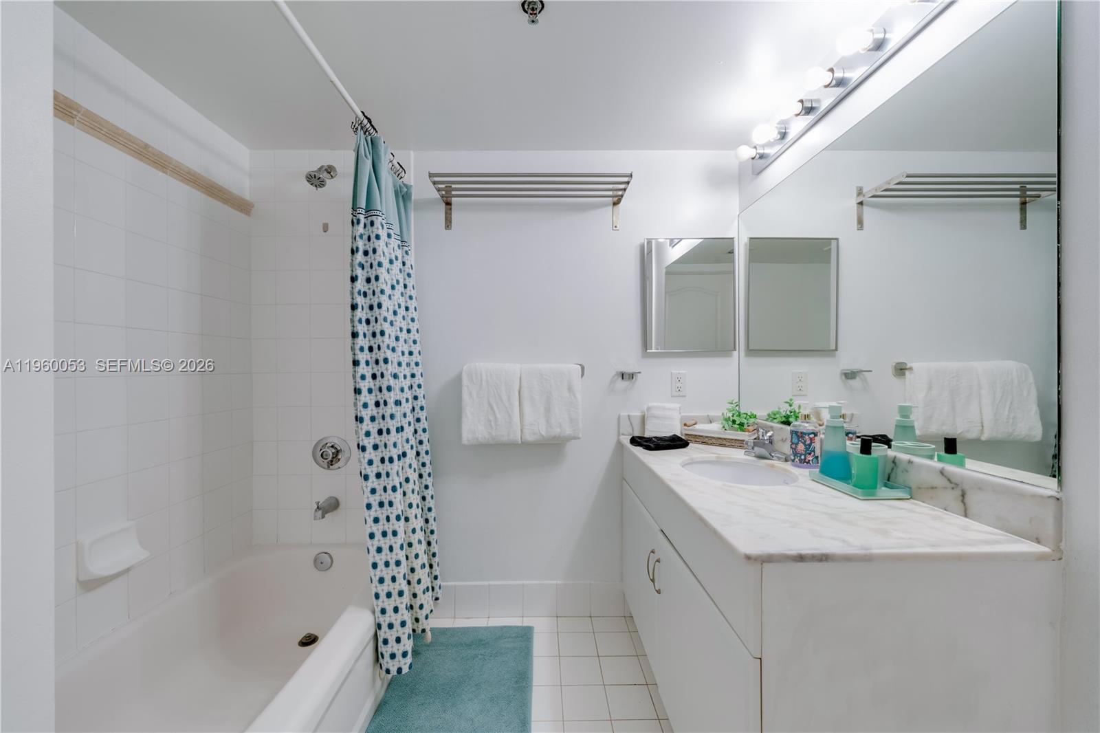 1200 Brickell Bay Dr #1705, Miami FL 33131