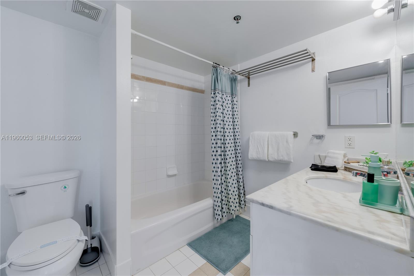1200 Brickell Bay Dr #1705, Miami FL 33131