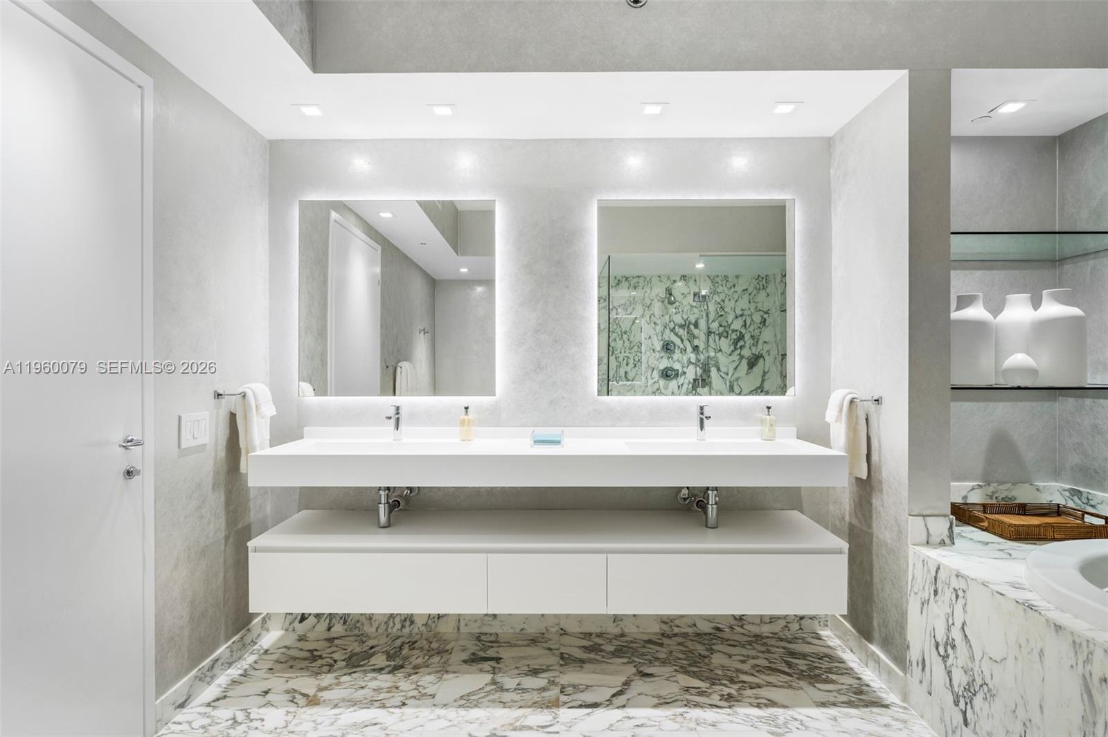 450 Alton Rd #2806, Miami Beach FL 33139