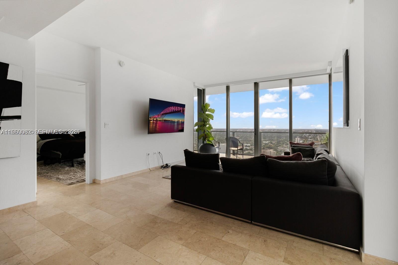 88 SW 7th St #3410, Miami FL 33130