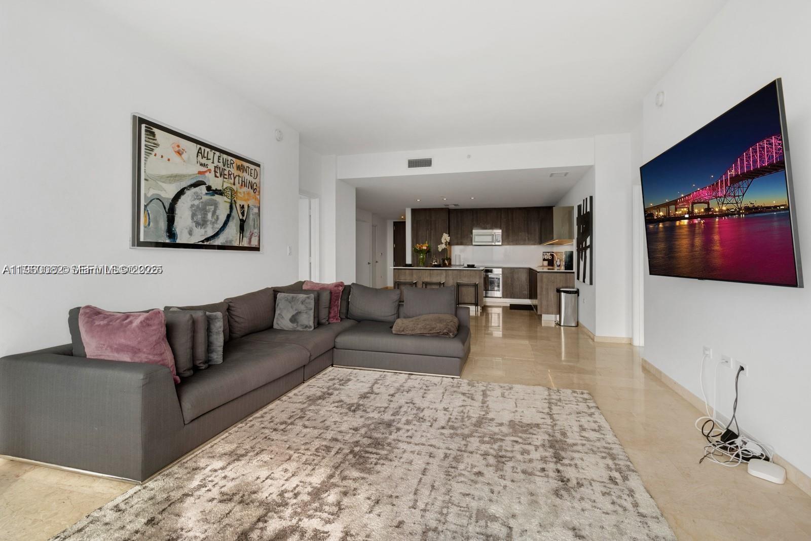 88 SW 7th St #3410, Miami FL 33130