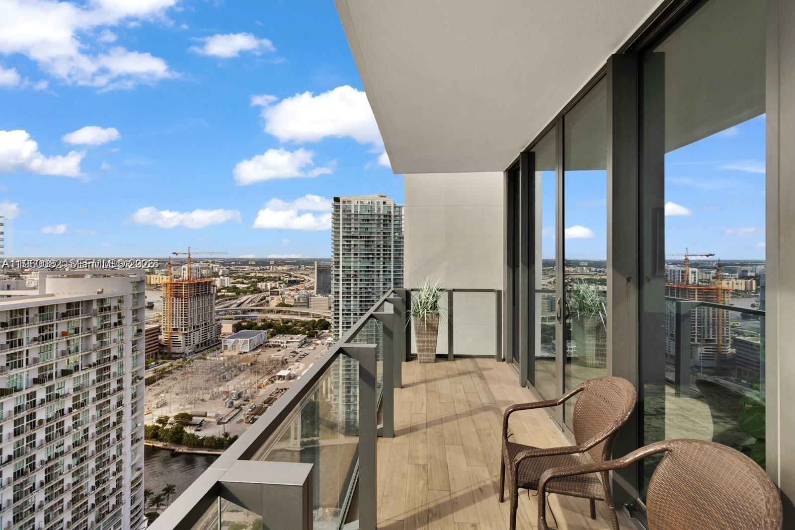 88 SW 7th St #3410, Miami FL 33130