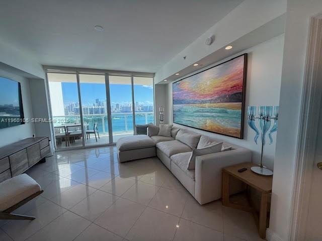 3330 NE 190th St #1815, Aventura FL 33180