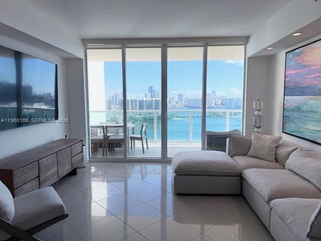 3330 NE 190th St #1815, Aventura FL 33180