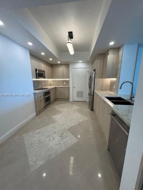 3330 NE 190th St #1815, Aventura FL 33180