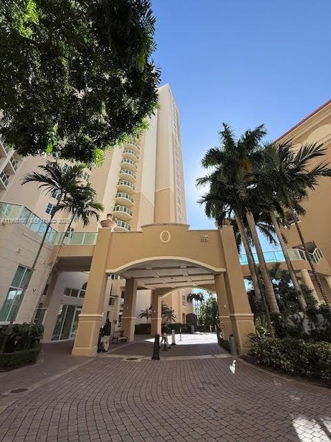 3330 NE 190th St #1815, Aventura FL 33180