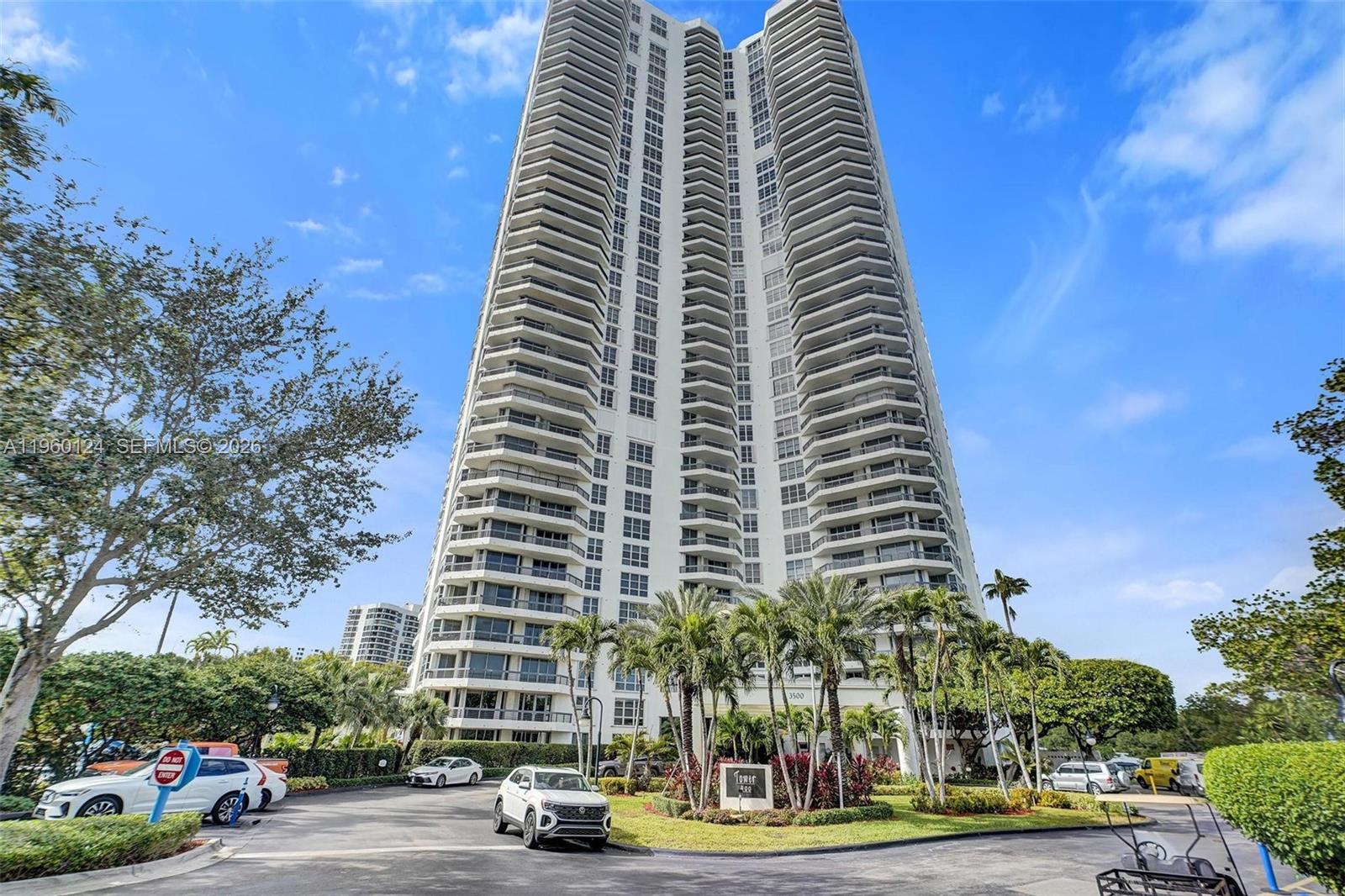 3500 Mystic Pointe Dr #3206, Aventura FL 33180