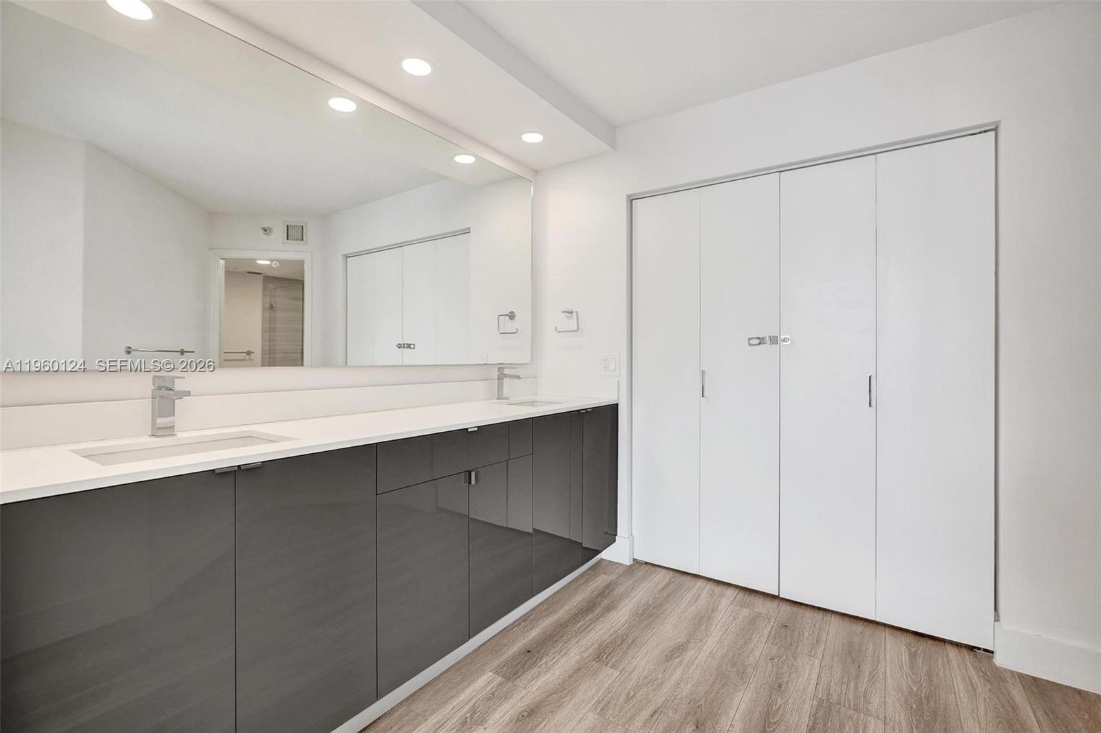 3500 Mystic Pointe Dr #3206, Aventura FL 33180