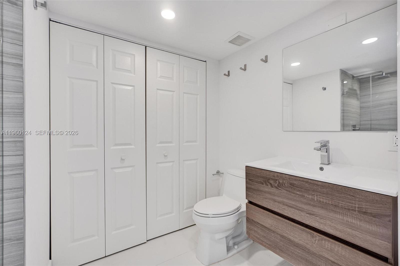 3500 Mystic Pointe Dr #3206, Aventura FL 33180