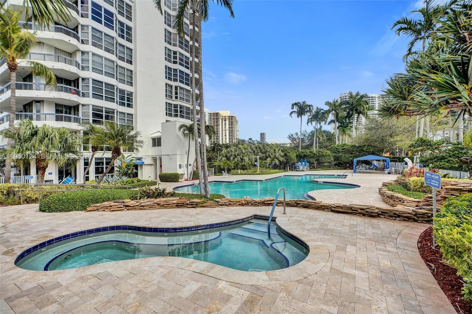 3500 Mystic Pointe Dr #3206, Aventura FL 33180