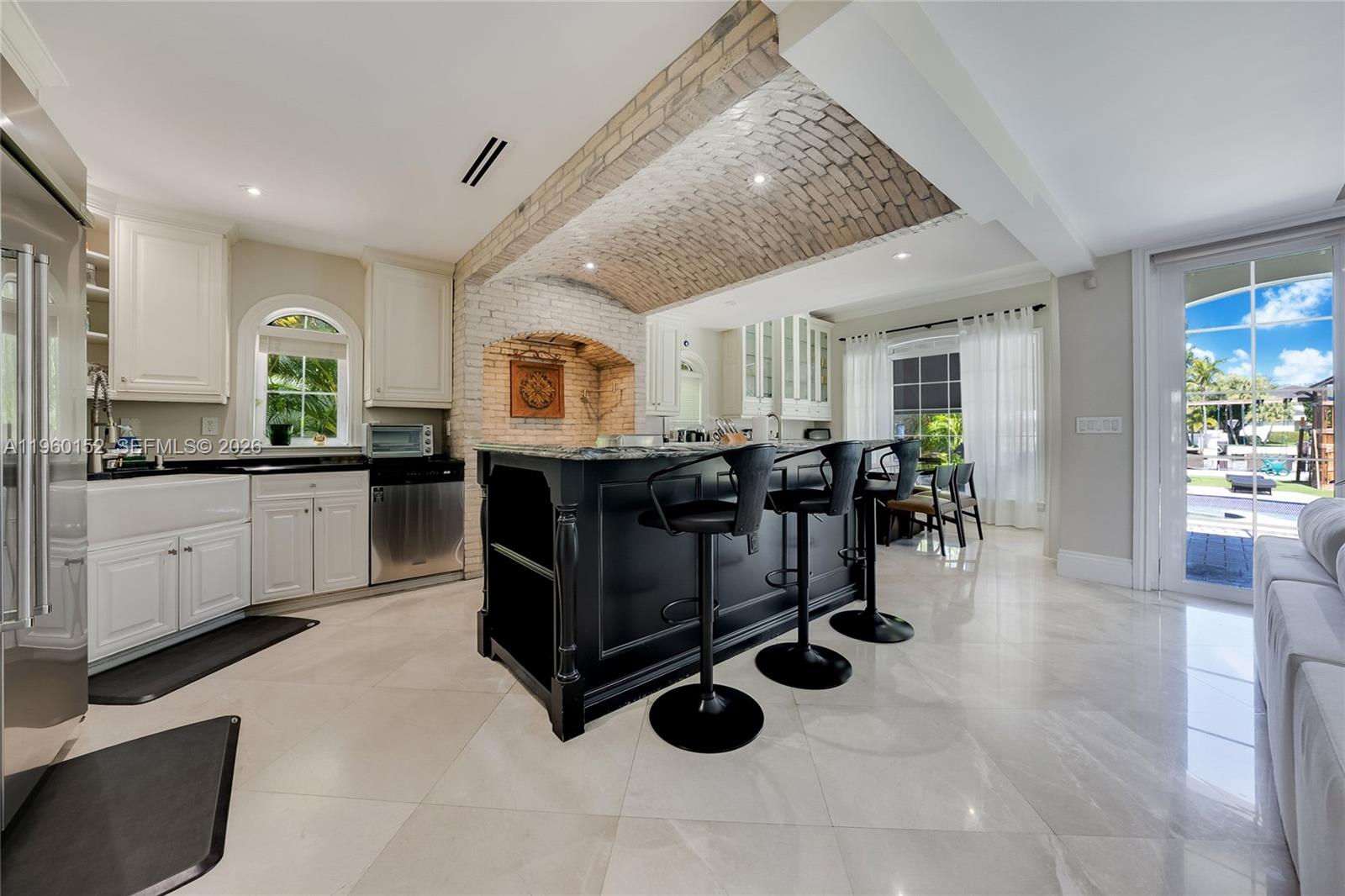 520 N Parkway, Golden Beach FL 33160