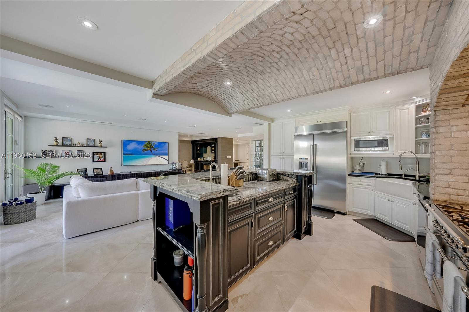 520 N Parkway, Golden Beach FL 33160