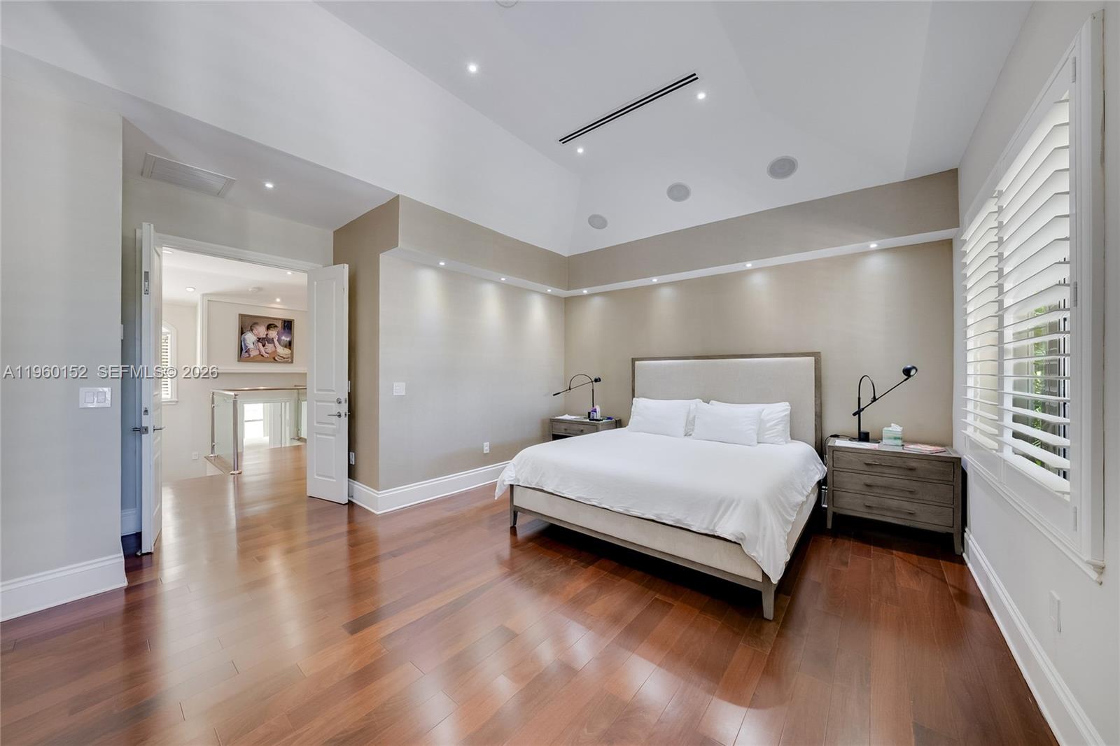 520 N Parkway, Golden Beach FL 33160