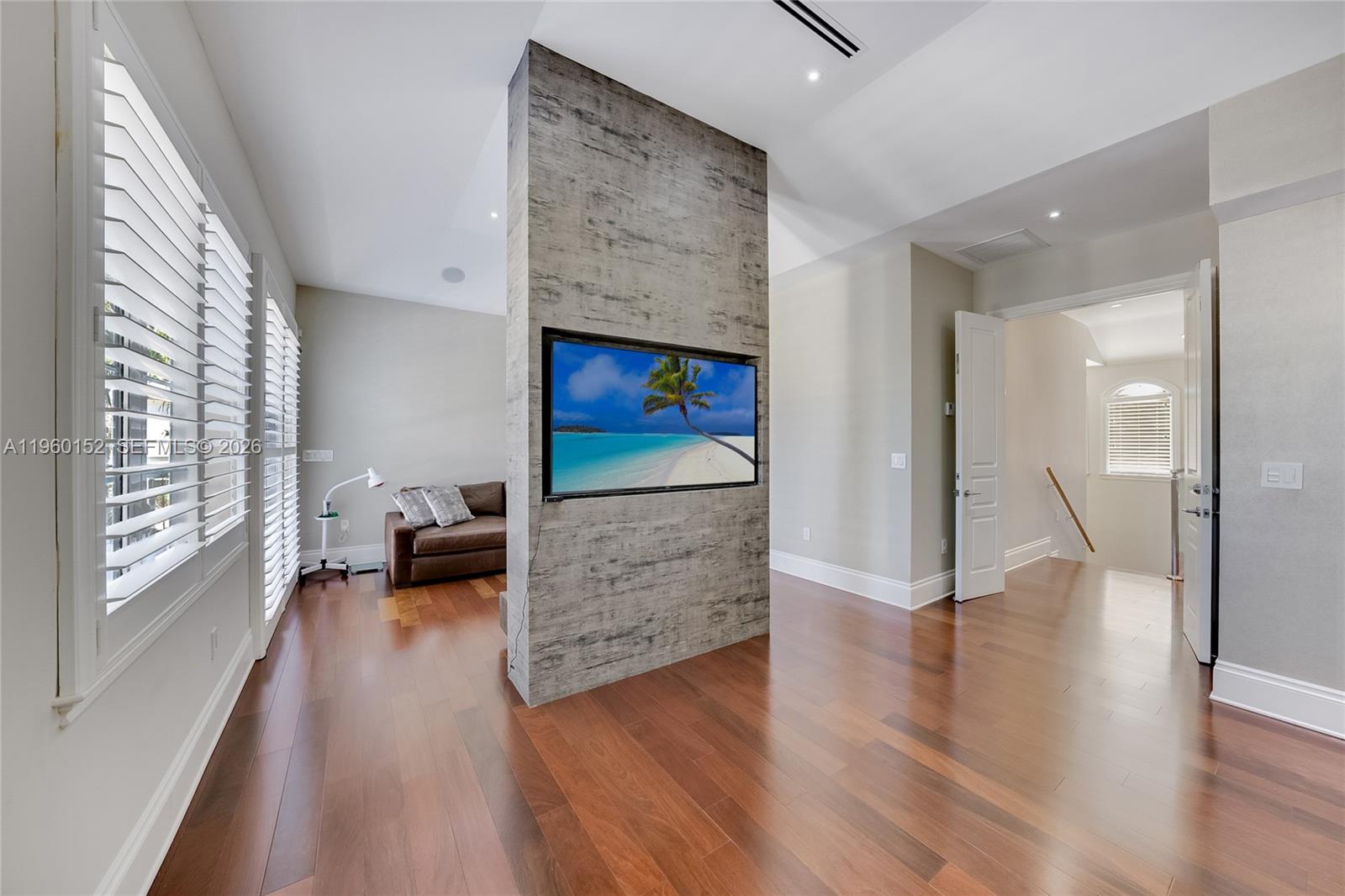 520 N Parkway, Golden Beach FL 33160