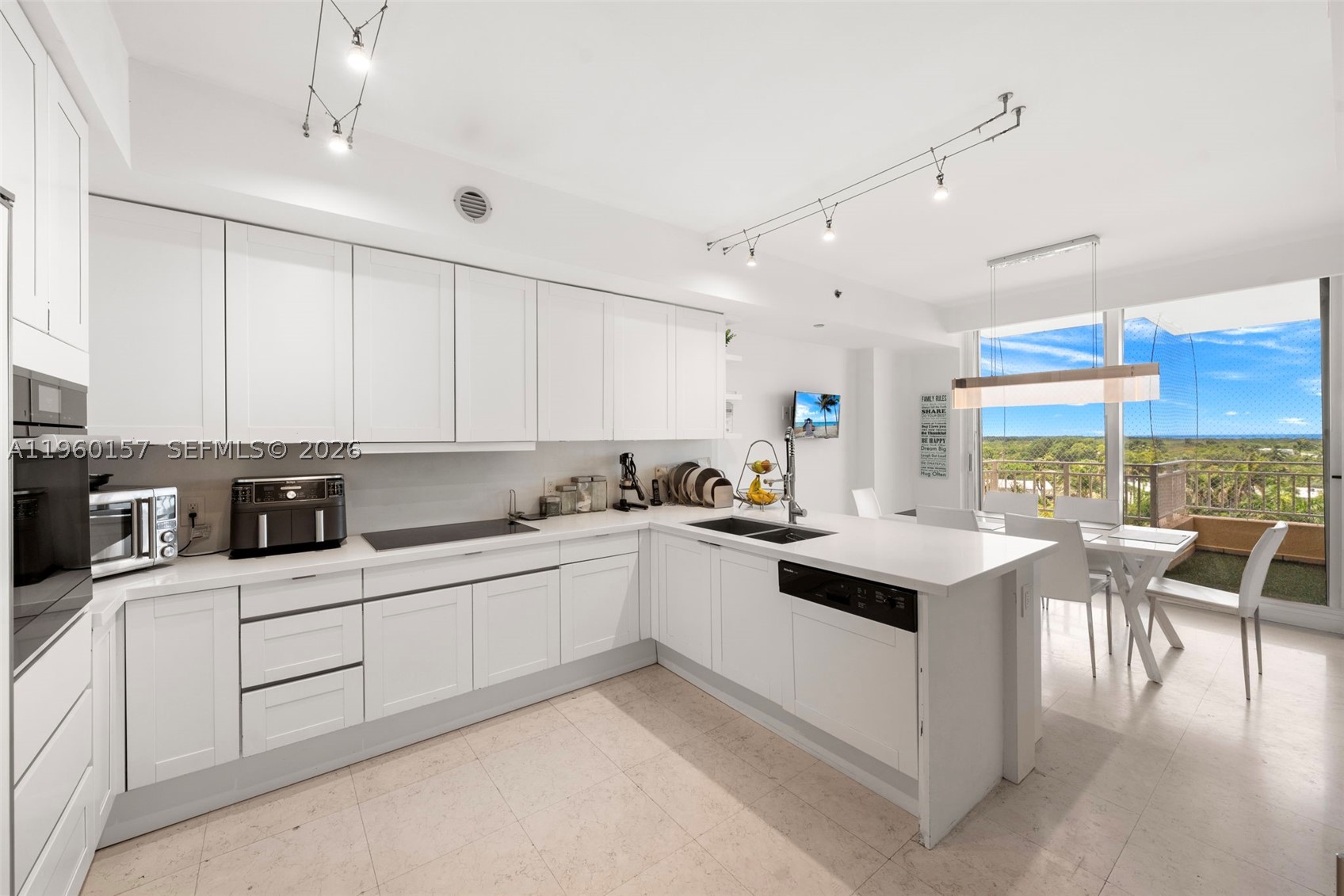 799 Crandon Blvd #605, Key Biscayne FL 33149