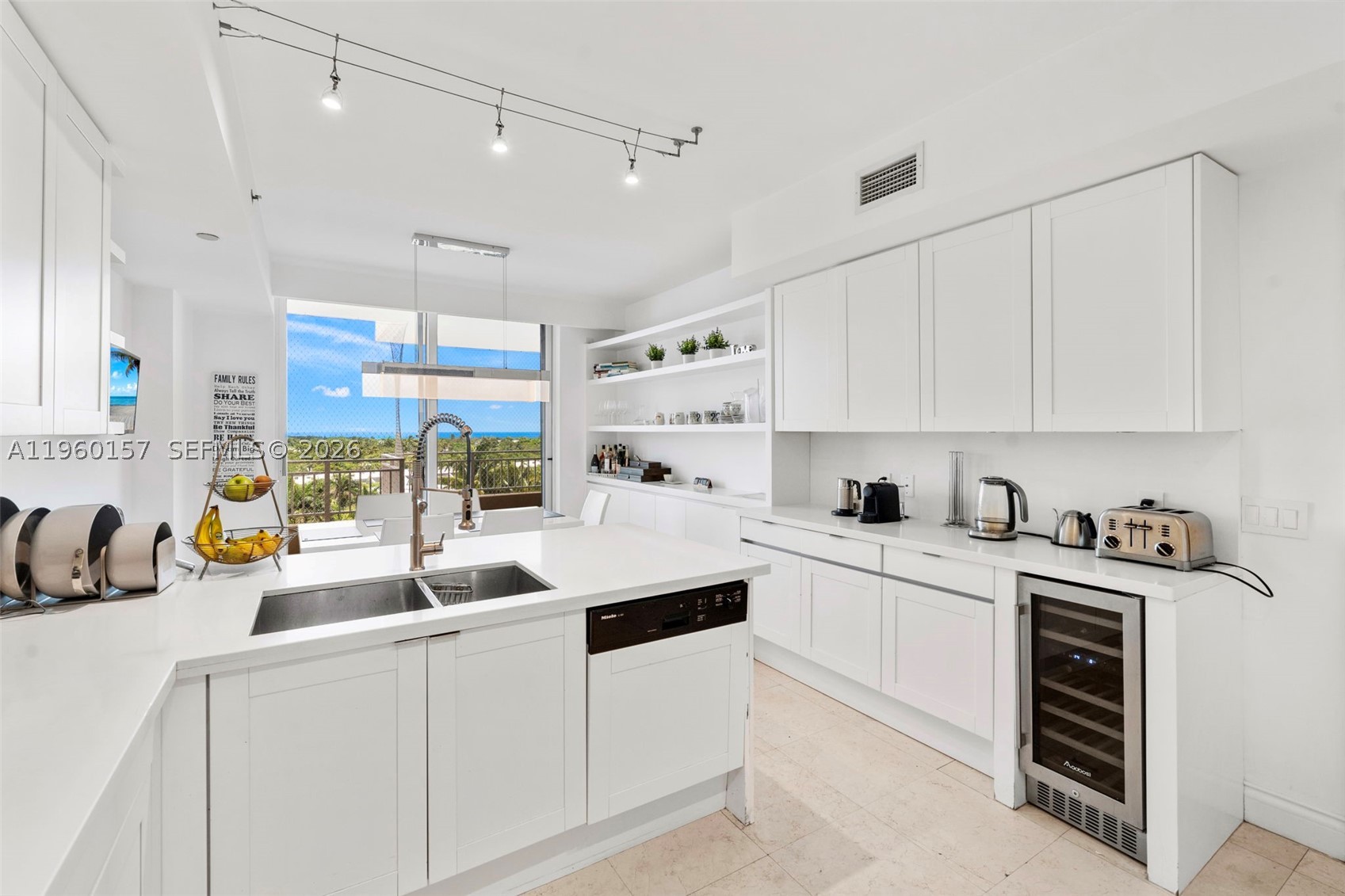 799 Crandon Blvd #605, Key Biscayne FL 33149
