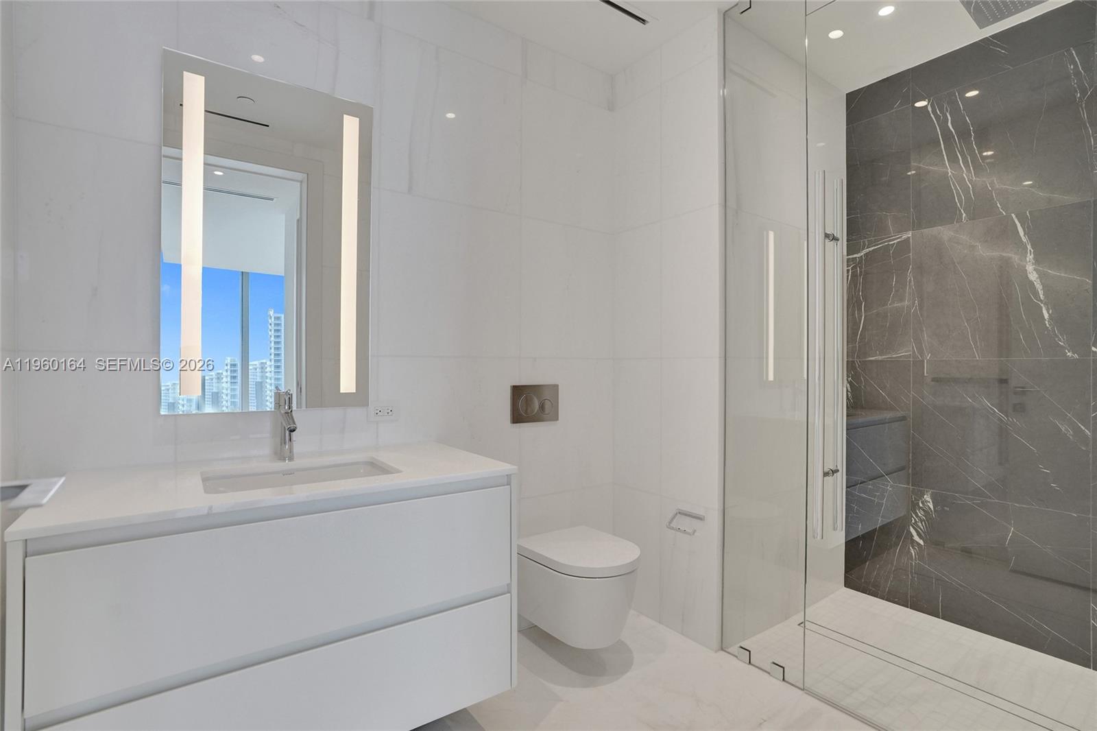 300 Biscayne Boulevard Way #2105W, Miami FL 33131
