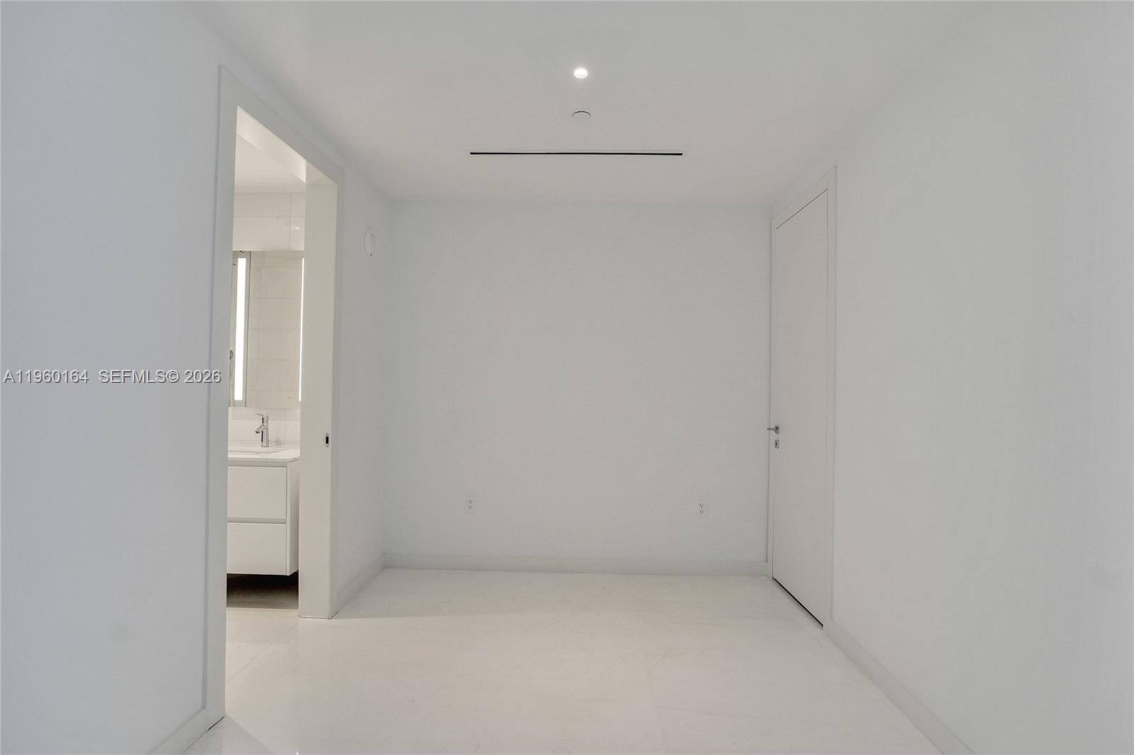 300 Biscayne Boulevard Way #2105W, Miami FL 33131