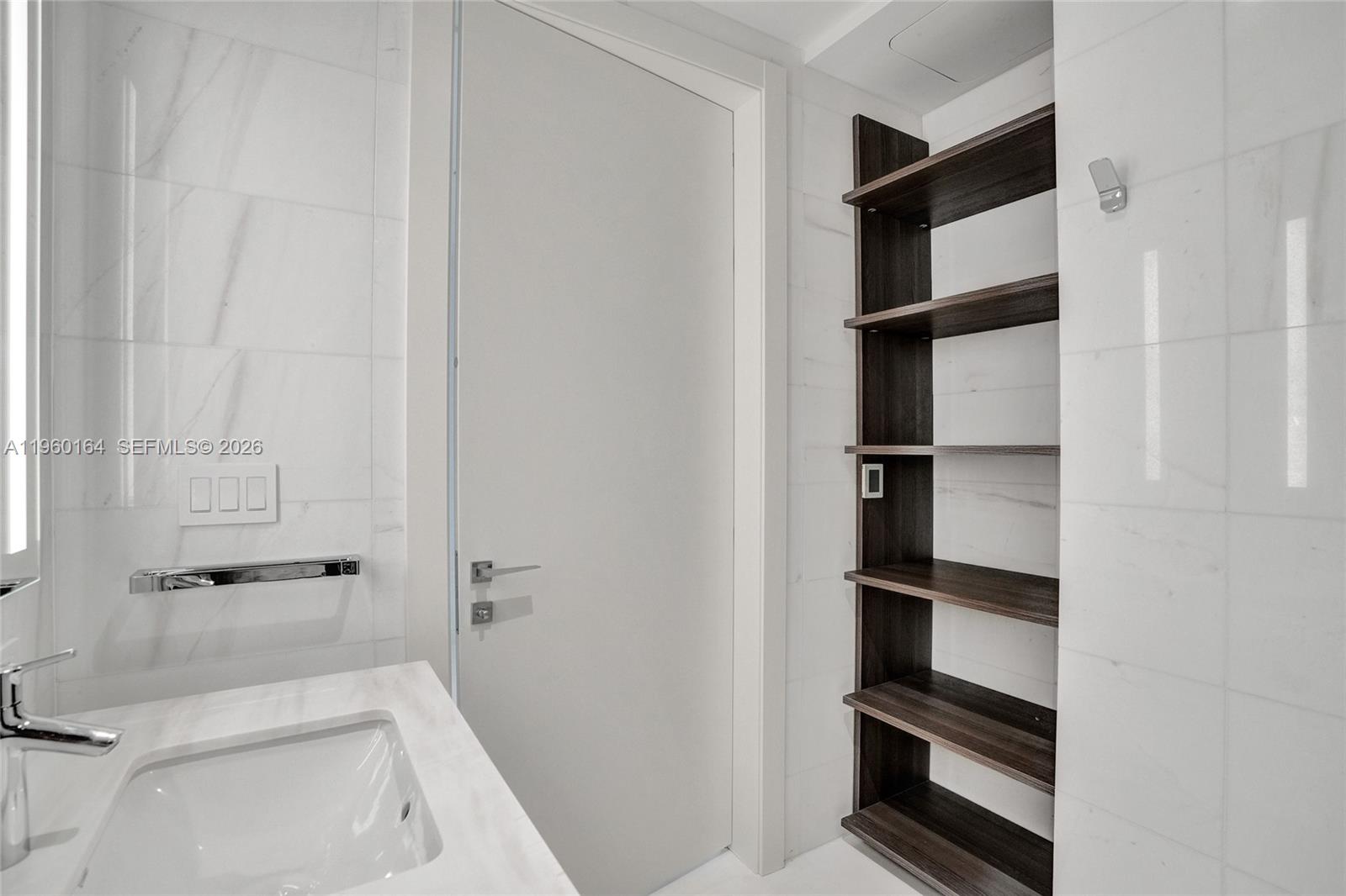 300 Biscayne Boulevard Way #2105W, Miami FL 33131